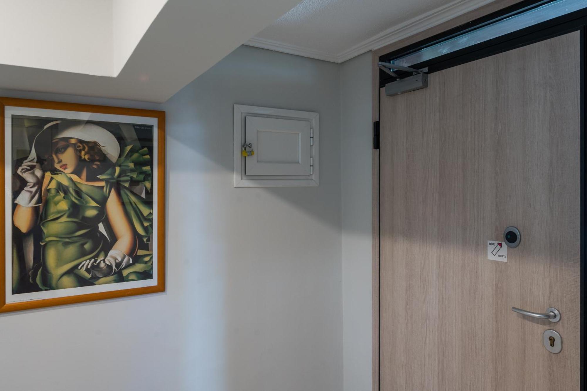 Glyfada'S Cosy Apartments เอเธนส์ ภายนอก รูปภาพ