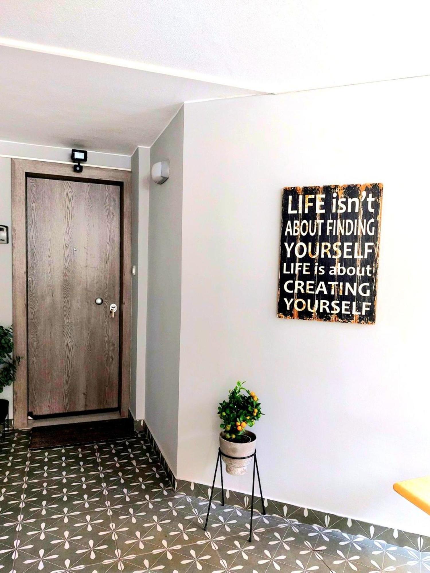 Glyfada'S Cosy Apartments เอเธนส์ ภายนอก รูปภาพ