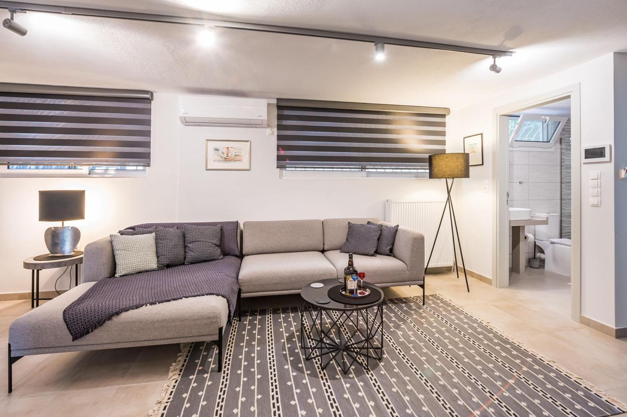 Glyfada'S Cosy Apartments เอเธนส์ ภายนอก รูปภาพ